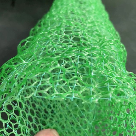 张家口EM2三维植被网多少钱一平米-润杰-三维网加筋防护