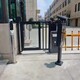 鎮(zhèn)江道閘安裝公司門禁起落桿車牌識(shí)別系統(tǒng)-魯冠廠家上門安裝圖