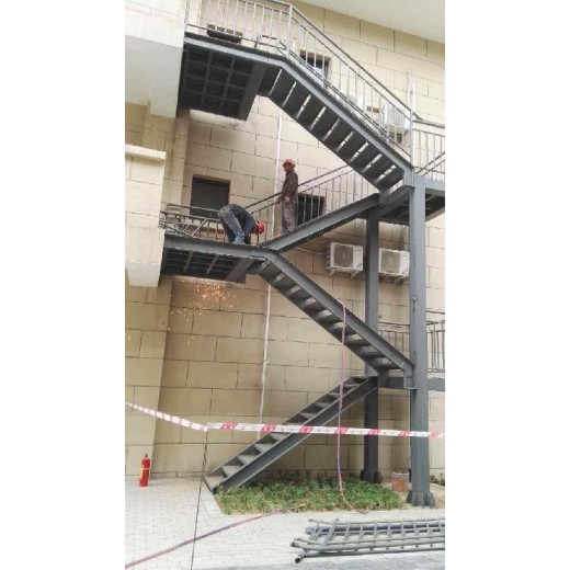 宝安钢结构消防梯楼梯建造施工户外钢梯