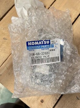 小松推土機(jī)配件17A-27-11152輪轂
