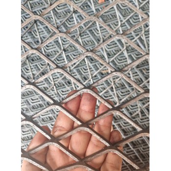 上海生产菱形钢板网实体工厂-菱形钢板网片