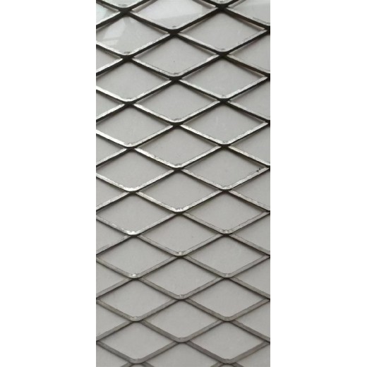 山东生产菱形钢板网报价及图片-菱形重型钢板网