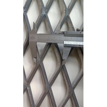 辽宁生产菱形钢板网报价及图片-轻型菱形钢板网