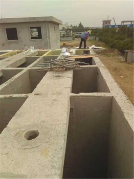 哈密三布五油玻璃鋼維修施工