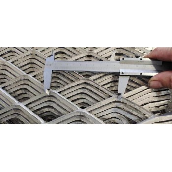 甘肃生产菱形钢板网生产基地-钢板菱形网价格