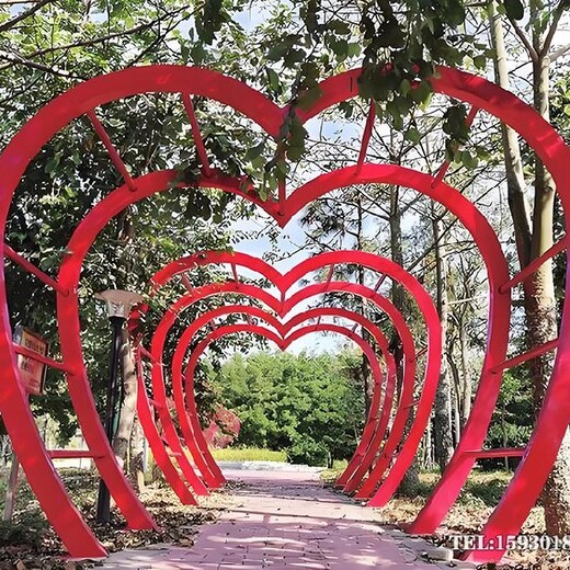 以愛心為主題的雕塑圖片小區(qū)裝飾性廊架金越雕塑