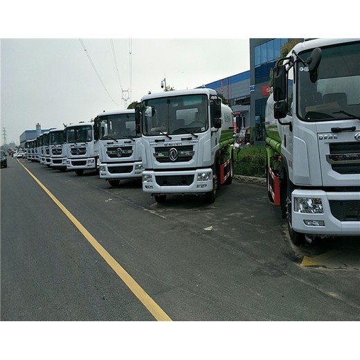 天津?yàn)I海新區(qū)5噸灑水車東風(fēng)灑水車