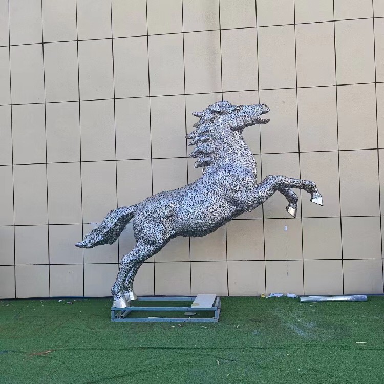 山东商用不锈钢景观园林马雕塑摆件