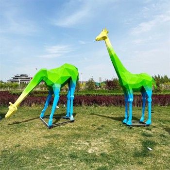 几何长颈鹿雕塑制作