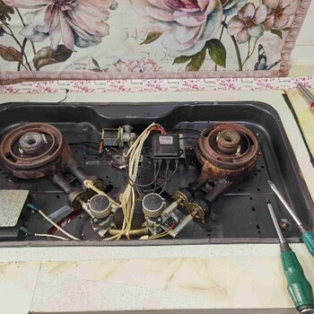 鄭州西門子燃?xì)庠罹S修咨詢電話-西門子燃?xì)庠钇放?4H服務(wù)