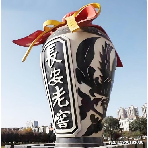 不銹鋼洋酒酒瓶雕塑圖片園林景觀酒瓶雕塑金越雕塑
