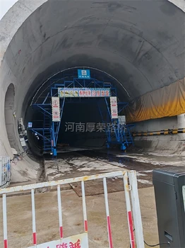 宣武生產(chǎn)厚榮隧道噴淋養(yǎng)護(hù)臺車
