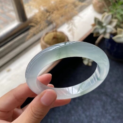 運(yùn)城買冰飄花手鐲,哪里買傳家珠寶,翡翠真假鑒定方法
