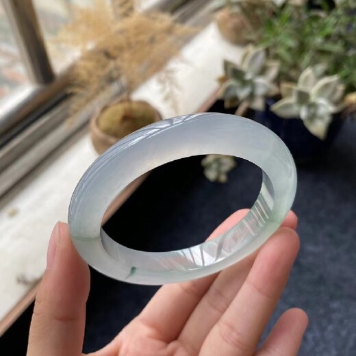 濰坊買冰陽綠手鐲,哪里買傳家珠寶,翡翠真假鑒定方法