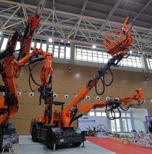 鑫通拱錨一體機(jī)圖片拱錨臺(tái)車(chē)