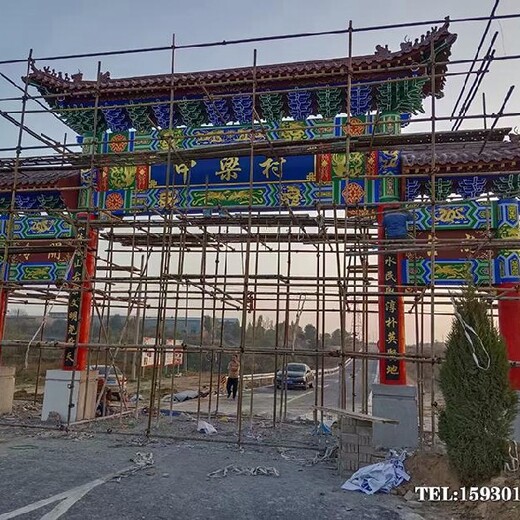 水泥彩繪單門(mén)單樓牌坊大門(mén)加工金越園林雕塑優(yōu)點(diǎn)分享