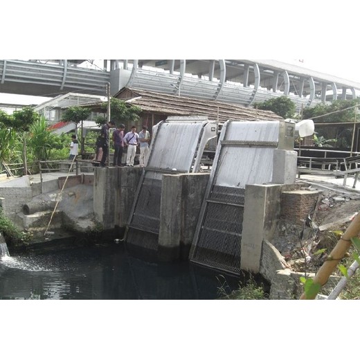 聊城污水循環(huán)耙齒清污機(jī)