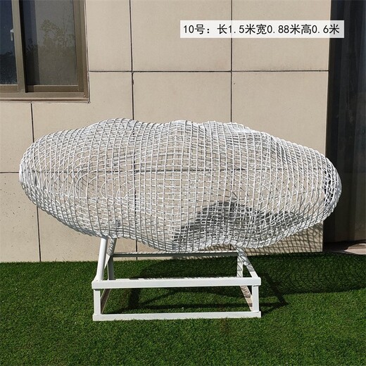 不銹鋼鏤空云朵雕塑生產(chǎn)廠家