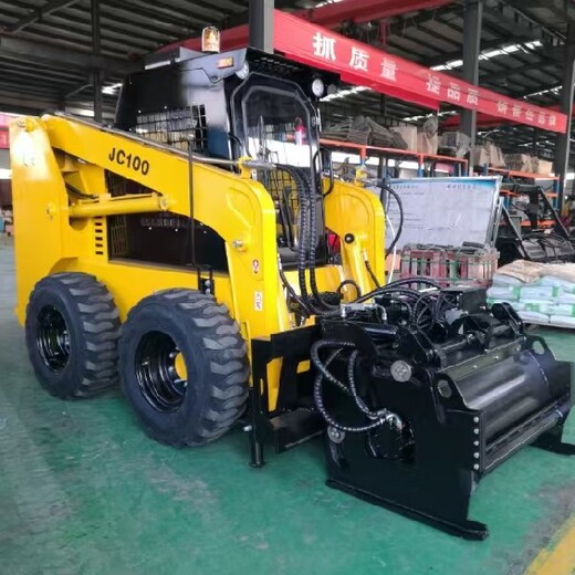 烏海青島港口滑移裝載機(jī)出口外貿(mào)