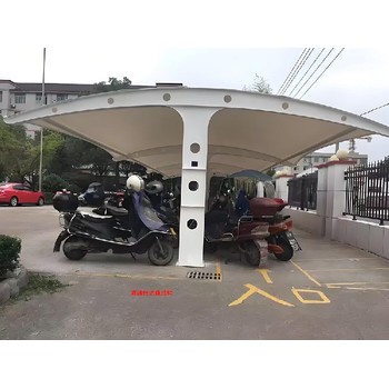 河源源城區(qū)白色拉膜電動車棚設(shè)計