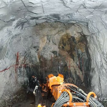 天津迷你礦山液壓錨桿臺車,礦用打錨桿鉆機(jī)