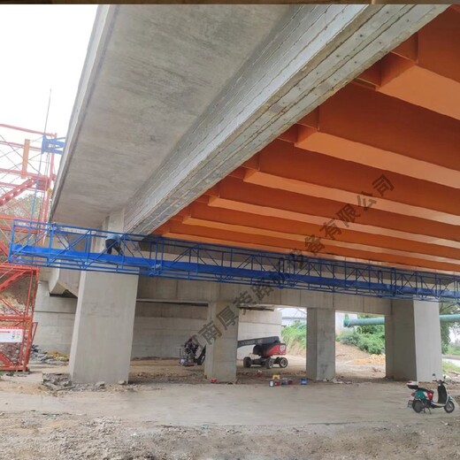 移動防撞墻護(hù)欄模板施工平臺小型橋梁檢測車