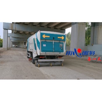 云南昆明廠房使用干濕兩用清掃車粉塵處理生產(chǎn)廠家