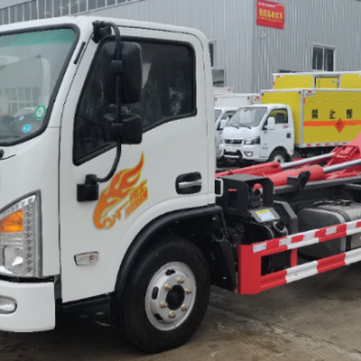 酒泉大運(yùn)勾臂式垃圾車(chē)新報(bào)價(jià)