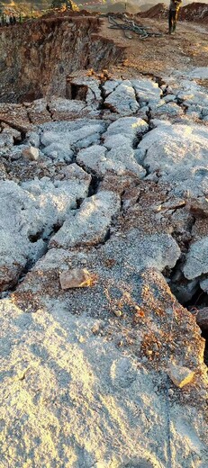 内蒙古赤峰露天矿山爆破