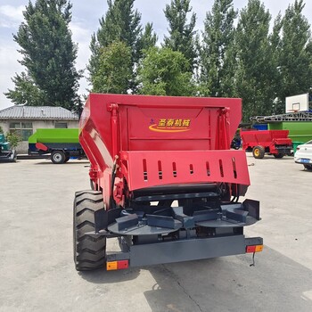 糞肥拋撒車撒肥機(jī)視頻