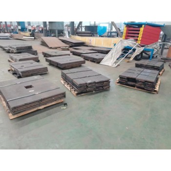 四川自贡堆焊高铬合金耐磨钢板8+8双金属耐磨钢板生产厂家