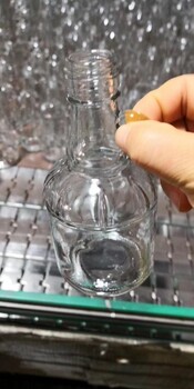 玻璃油瓶廠家長(zhǎng)期供應(yīng)玻璃橄欖油瓶定制玻璃橄欖油瓶