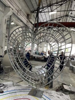不銹鋼鏤空愛心雕塑廠家定制不銹鋼雕塑