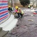 邢臺市居民街真石麗泰科石異形樹池花壇定制，泰克石坐凳現(xiàn)場安裝