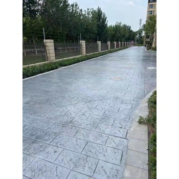別墅庭院仿花崗巖地坪，無錫泰克石樹池式坐凳造型設計，現場制作