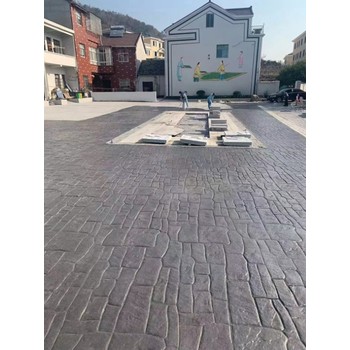 別墅庭院仿花崗巖地坪，無錫泰克石樹池式坐凳造型設計，現場制作