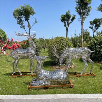 304不銹鋼鍛造的不銹鋼鏤空鹿雕塑