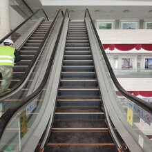 建鄴區(qū)回收電梯廢舊電梯拆除回收建鄴二手電梯回收公司圖片