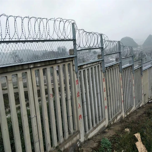 鐵路防護蛇腹式刀片刺網(wǎng)刺絲滾籠銷售廠家熱鍍鋅防攀爬刺網(wǎng)