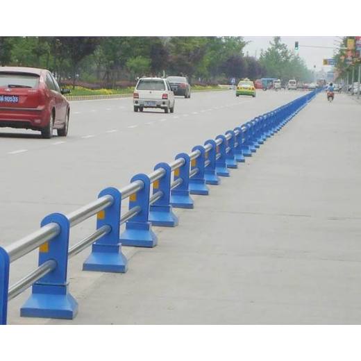 不锈钢复合管道路防撞护栏机非隔离护栏移动锌钢市政围栏