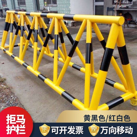 重慶學(xué)校門口拒馬路障護(hù)欄防沖撞帶刺拒馬欄桿拒馬移動(dòng)護(hù)欄