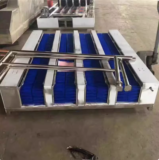 出售全自動(dòng)礦工刷靴洗靴機人體紅外線(xiàn)感應洗鞋機井下用