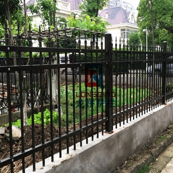 小區(qū)庭院鐵藝圍欄A甘肅小區(qū)庭院鐵藝護欄廠家