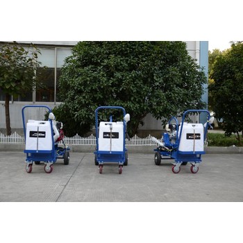 道路養(yǎng)護(hù)瀝青撒布機(jī)
