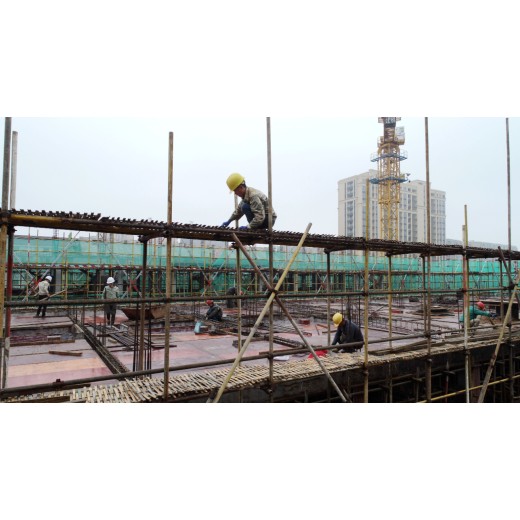 出国劳务重庆荣昌几内亚建筑工人挖掘月薪3万