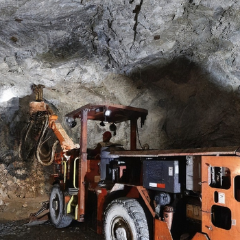 寧夏石嘴山出國(guó)打工月薪28000正規(guī)工簽包吃包住有保障