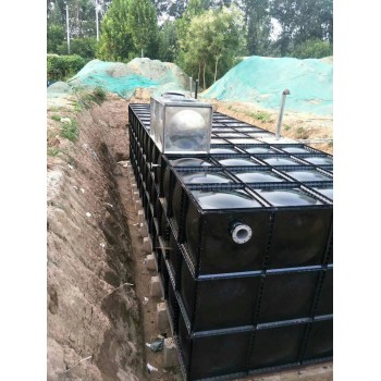 新疆吐鲁番地埋水箱厂家供应箱泵一体水箱玻璃钢水箱