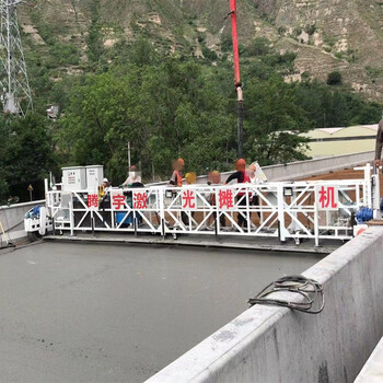 高頻振動(dòng)橋梁路面攤鋪機(jī)自行走桁架整平機(jī)激光超聲波攤鋪機(jī)