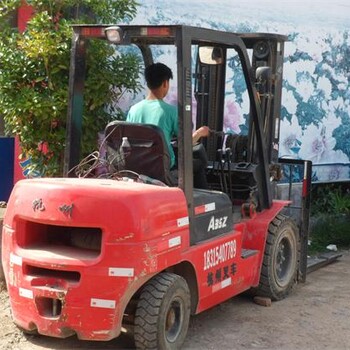 菏澤成武縣叉車培訓(xùn)學(xué)校叉車學(xué)校學(xué)叉車考證