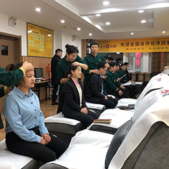 修腳采耳中推拿?宮廷修腳足療按摩中醫(yī)針灸頭療膏藥.